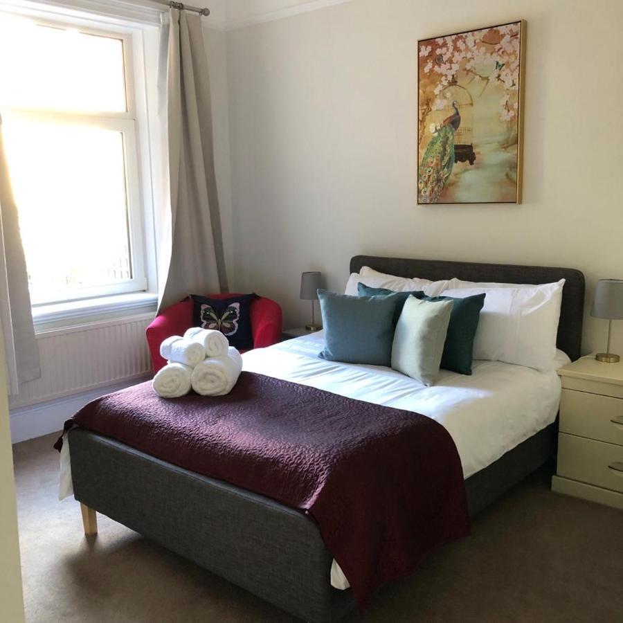 Comfy Big 7 Bedroom Townhouse Harrogate Luaran gambar