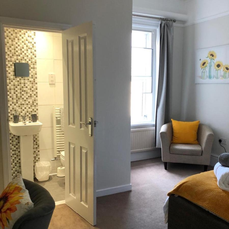 Comfy Big 7 Bedroom Townhouse Harrogate Luaran gambar
